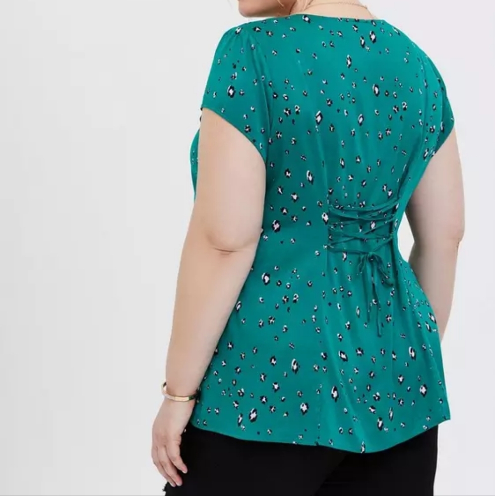 🌴 Torrid Teal V-Neck Top with Pink and Black Accents - Picture 2 of 6